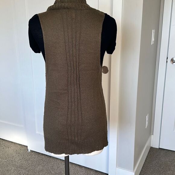 Frenchi Vest  - Picture 3 of 7